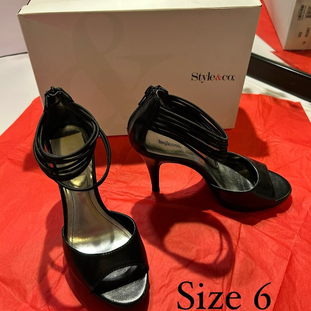Very cute strappy heel